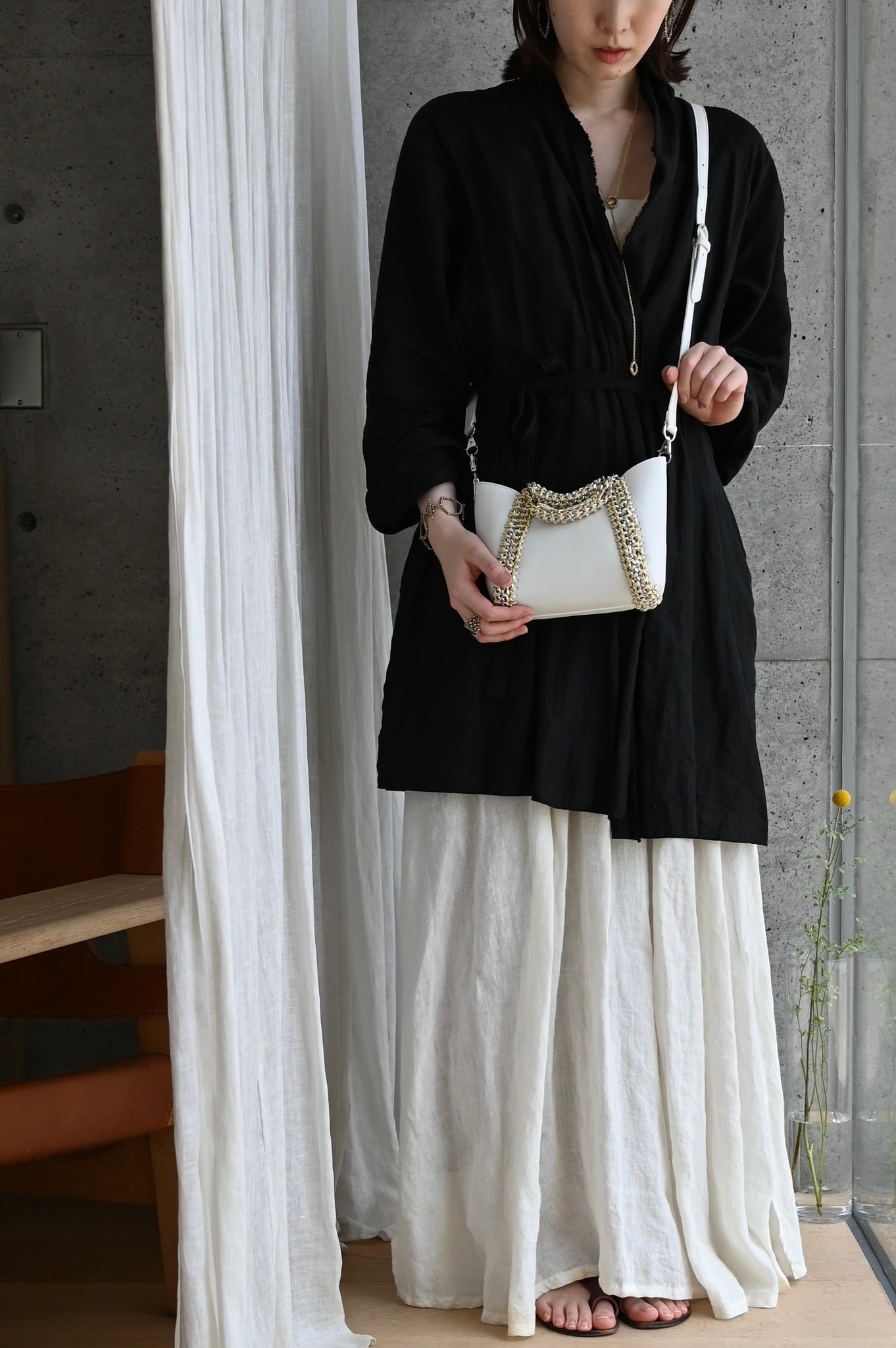 デ・クチュール/de Couture<br>2WAY チェーン レザー トートバッグ SSサイズ (ショルダーベルト付)<br> White ホワイト
