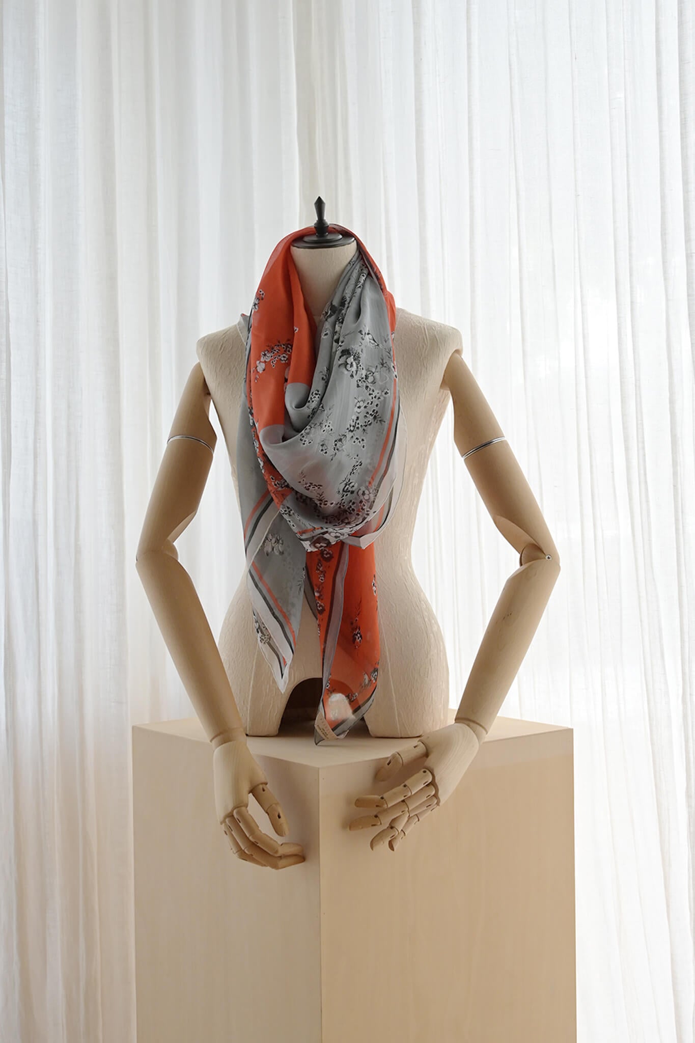 VASSILISA シルクストール Red&Grey Floral Birds Print