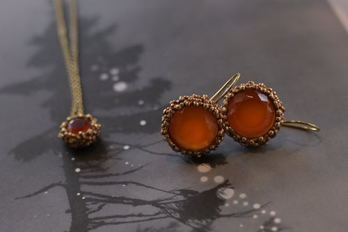 【カーネリアン】情熱の石。石言葉や効果について~芦屋セレクトショップAILA~