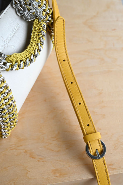デ・クチュール/de Couture<br>2WAY チェーン レザー トートバッグ SSサイズ (ショルダーベルト付)<br>Ivory / Amber アイボリー/アンバー