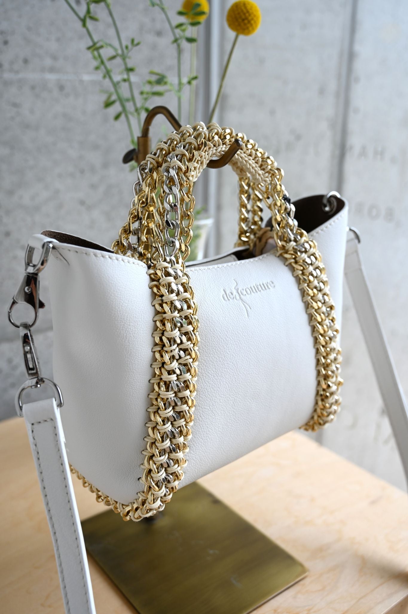 デ・クチュール/de Couture<br>2WAY チェーン レザー トートバッグ SSサイズ (ショルダーベルト付)<br> White ホワイト