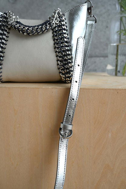 デ・クチュール/de Couture<br>2WAY チェーン レザー トートバッグ SSサイズ (ショルダーベルト付)<br>Ivory / Metalic Silver アイボリー/メタリックシルバー