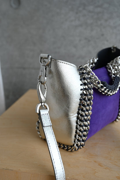 デ・クチュール/de Couture<br>2WAY チェーン レザー トートバッグ SSサイズ (ショルダーベルト付)<br>Violet Swede/Metalic Silver バイオレットスエード/メタリックシルバー