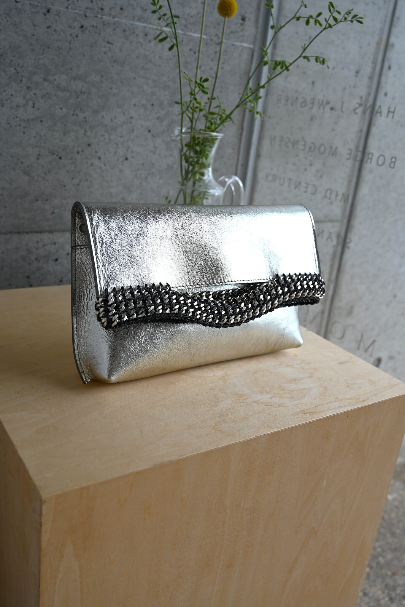 デ・クチュール/de Couture<br>クラッチバッグ（ショルダーベルト付） <br> Metalic Silver メタリックシルバー