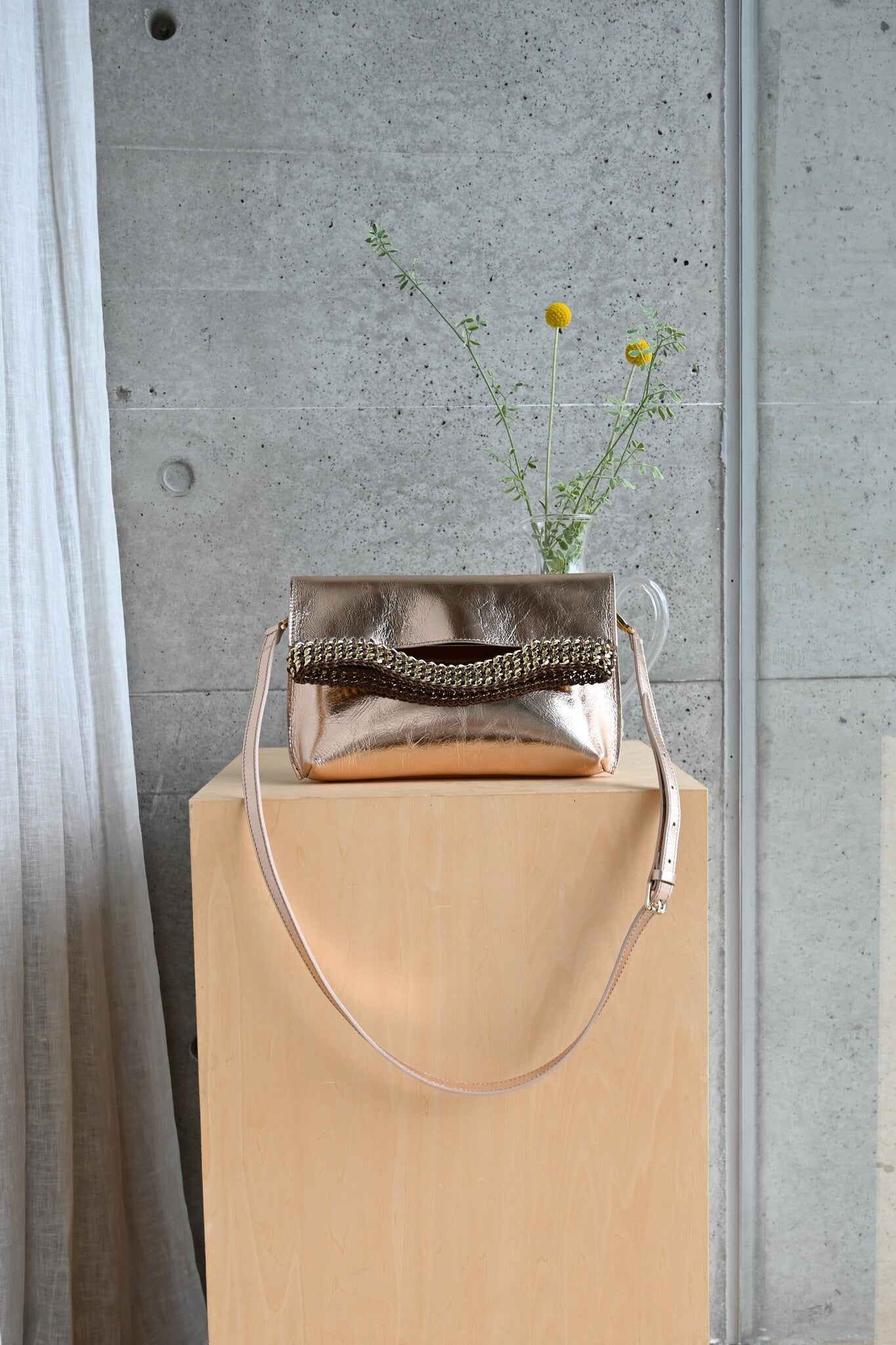 デ・クチュール/de Couture<br>クラッチバッグ（ショルダーベルト付） <br> Pink Gold ピンクゴールド