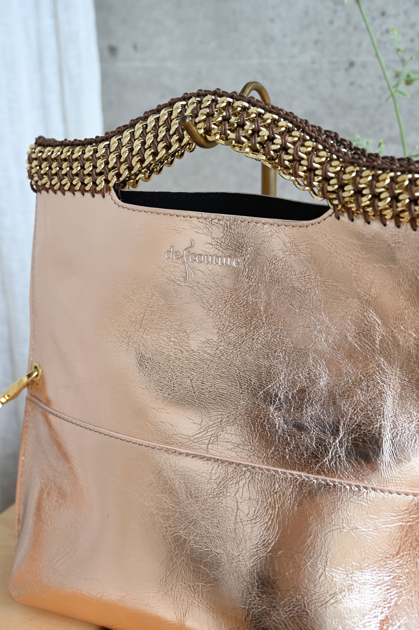 デ・クチュール/de Couture<br>クラッチバッグ（ショルダーベルト付） <br> Pink Gold ピンクゴールド