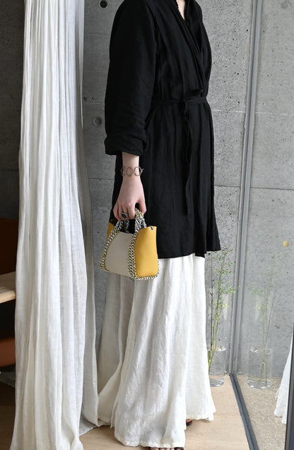 デ・クチュール/de Couture<br>2WAY チェーン レザー トートバッグ SSサイズ (ショルダーベルト付)<br>Ivory / Amber アイボリー/アンバー