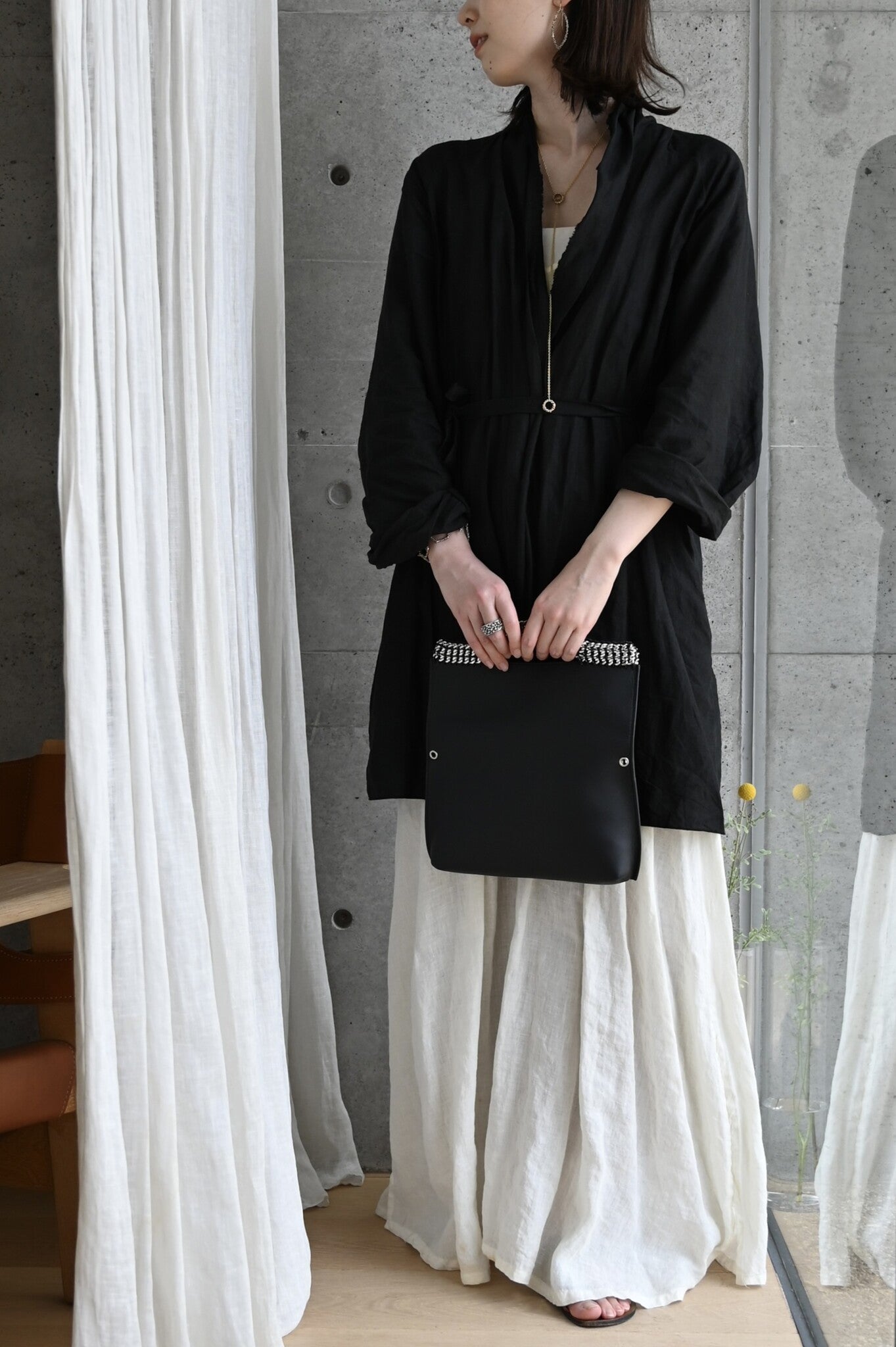 デ・クチュール/de Couture<br>クラッチバッグ（ショルダーベルト付） <br> Black ブラック