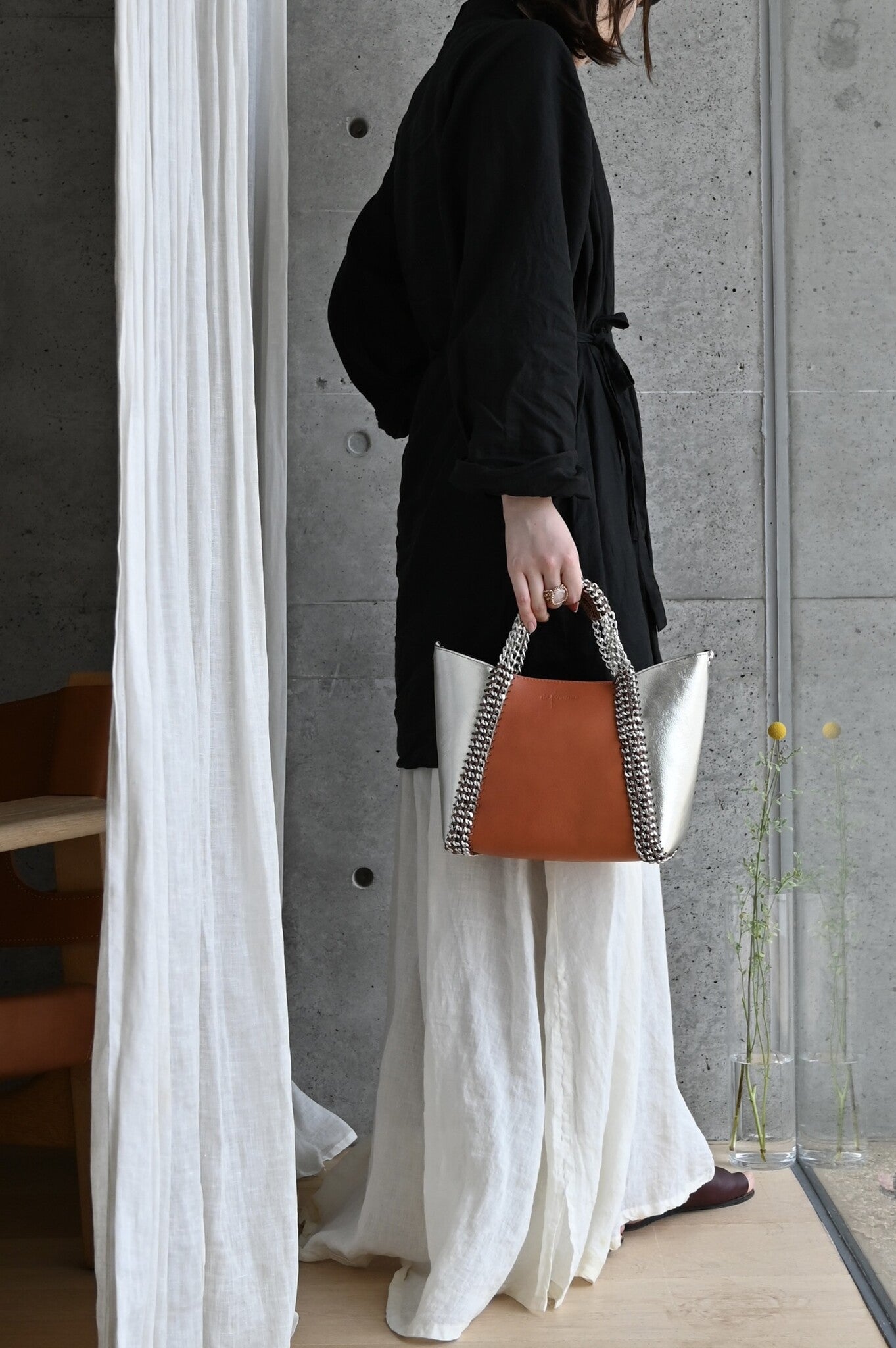 デ・クチュール/de Couture<br>2WAY チェーン レザー トートバッグ S size (ショルダー/ポーチ付)<br>  Rusty / Metalic Silver  ラスティ/メタリックシルバー