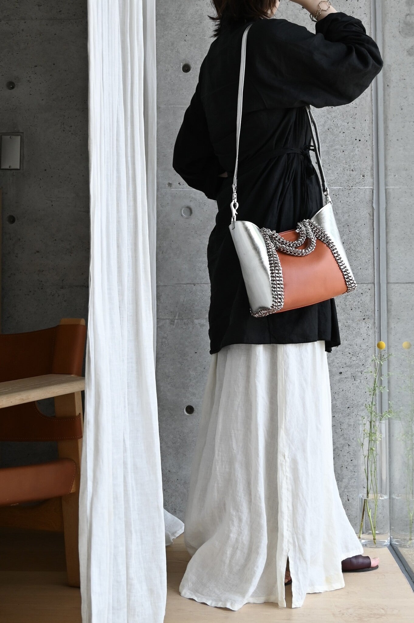 デ・クチュール/de Couture<br>2WAY チェーン レザー トートバッグ S size (ショルダー/ポーチ付)<br>  Rusty / Metalic Silver  ラスティ/メタリックシルバー