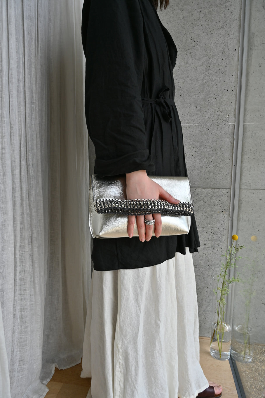 デ・クチュール/de Couture<br>クラッチバッグ（ショルダーベルト付） <br> Metalic Silver メタリックシルバー