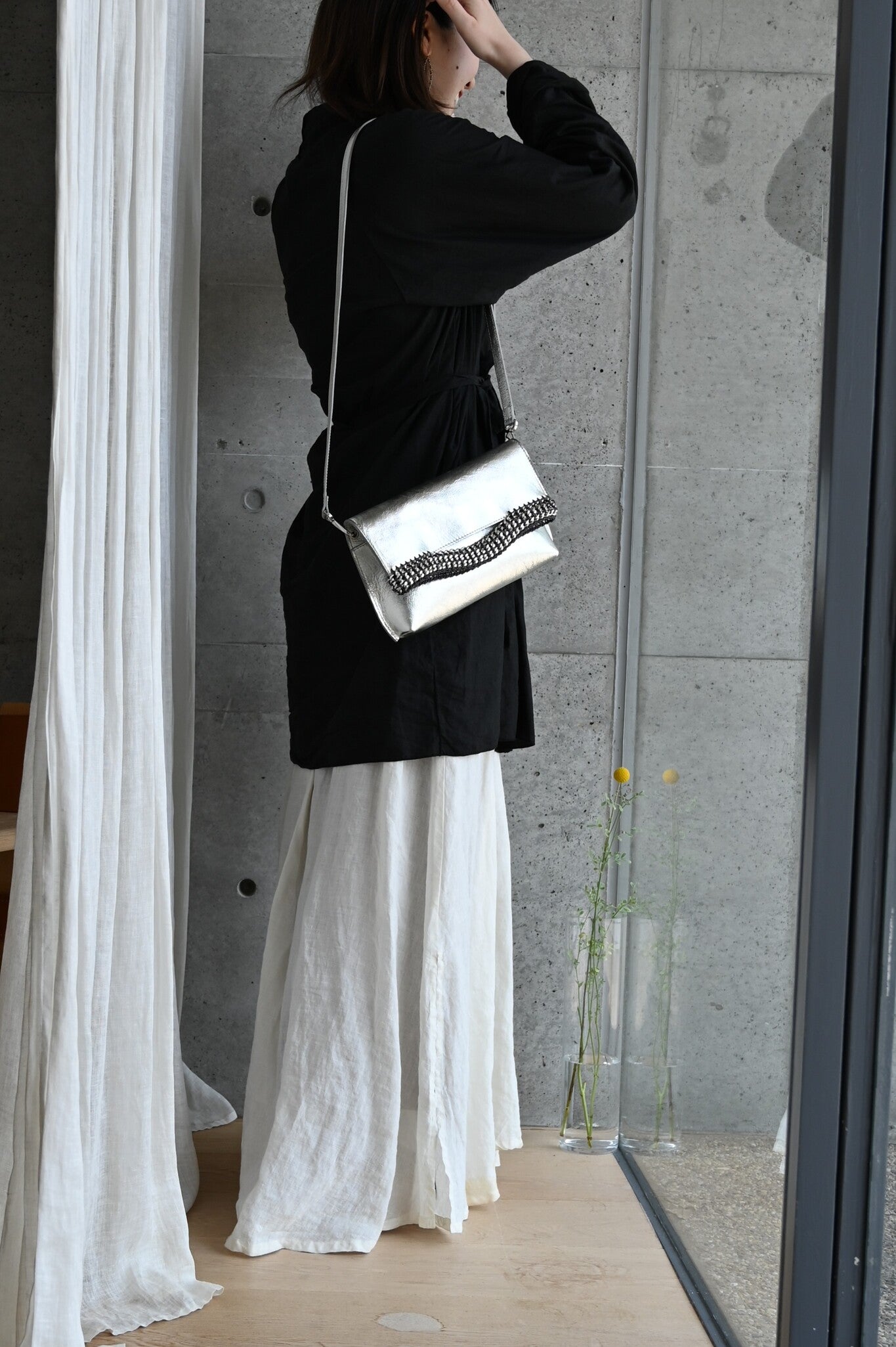 デ・クチュール/de Couture<br>クラッチバッグ（ショルダーベルト付） <br> Metalic Silver メタリックシルバー