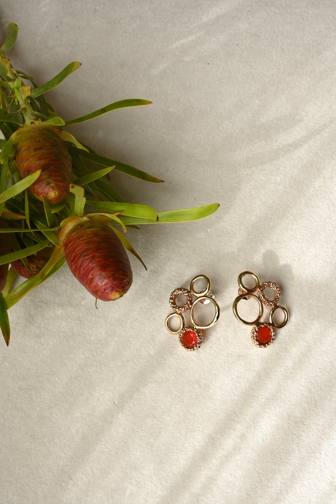 ダニエラデマルキ / Daniela de Marchi <br> Inclusion Collection<br>ピアス（Pierces）［OR1382 ORA カーネリアン］