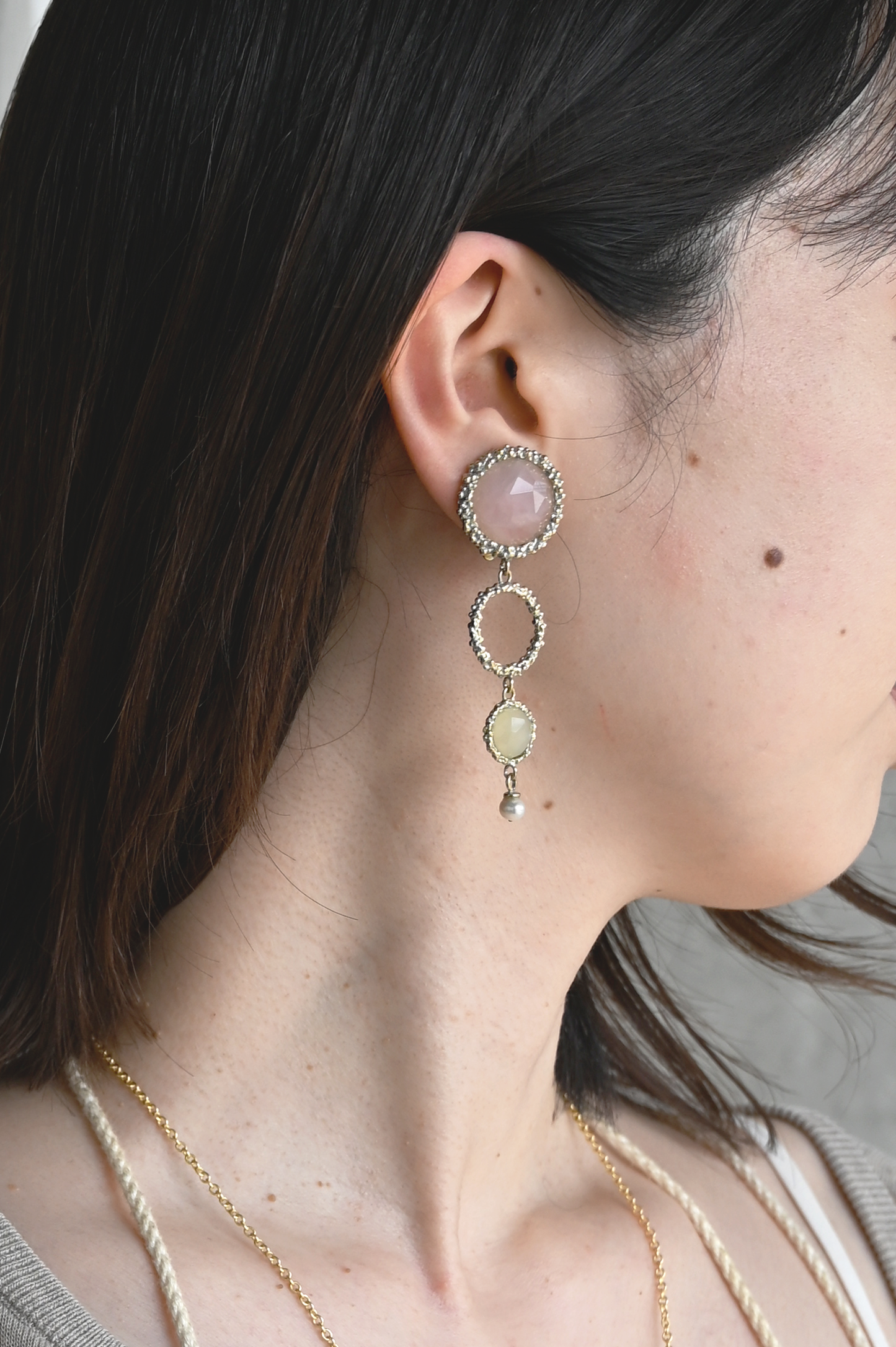 ダニエラデマルキ/Daniela de Marchi<br>Contaminazioni Collection<br> イヤリング（Earrings）［OR1144 OAG ローズクォーツ/ニュージェイド/ パール］