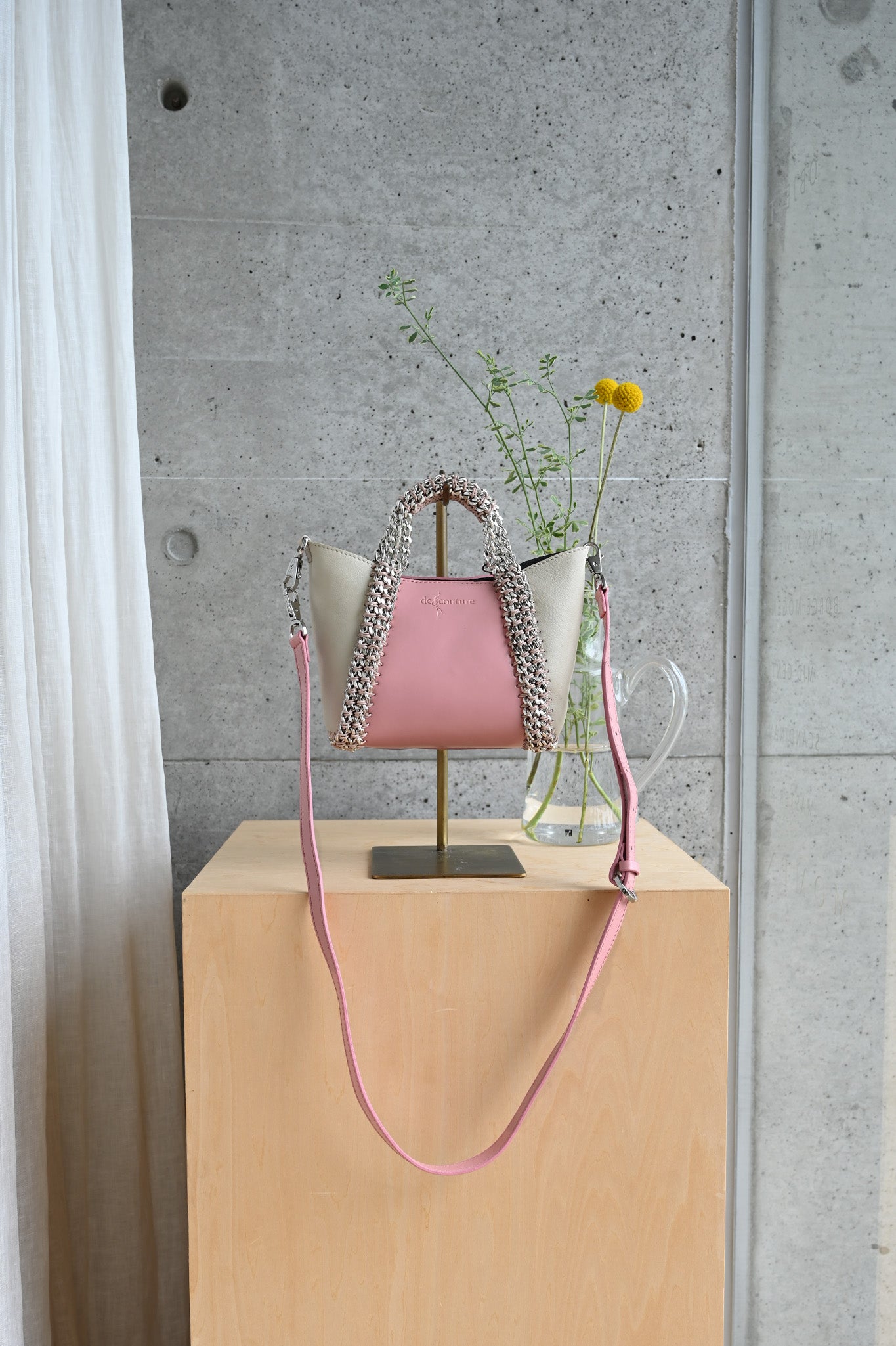 デ・クチュール/de Couture<br>2WAY チェーン レザー トートバッグ SSサイズ (ショルダーベルト付)<br>Pink / Ivory  ピンク/アイボリー