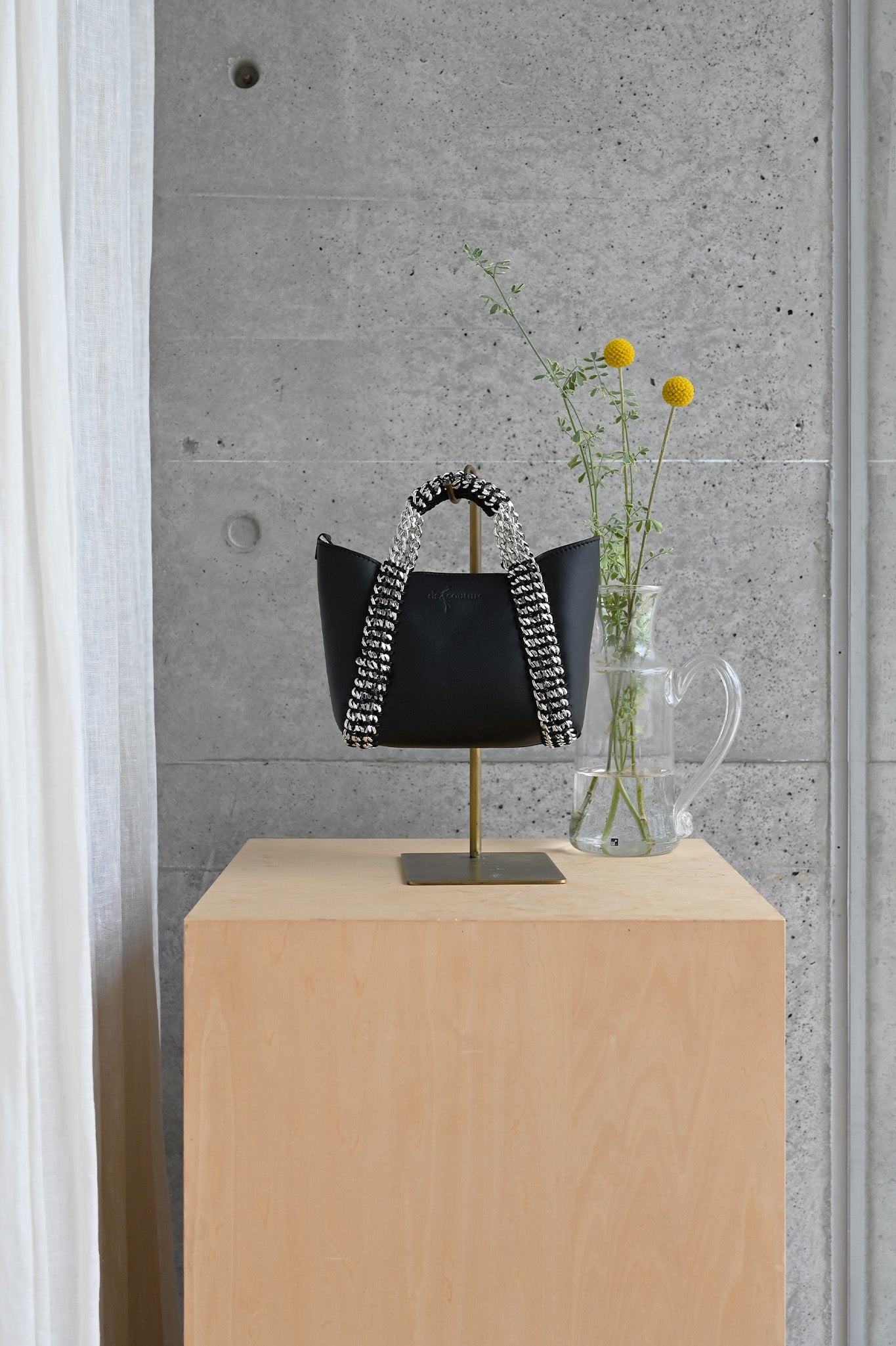デ・クチュール/de Couture<br>2WAY チェーン レザー トートバッグ SSサイズ (ショルダーベルト付)<br>Black ブラック