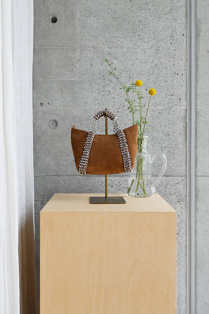 デ・クチュール/de Couture<br>2WAY チェーン レザー トートバッグ SSサイズ (ショルダーベルト付)<br>Camel Suede キャメルスエード