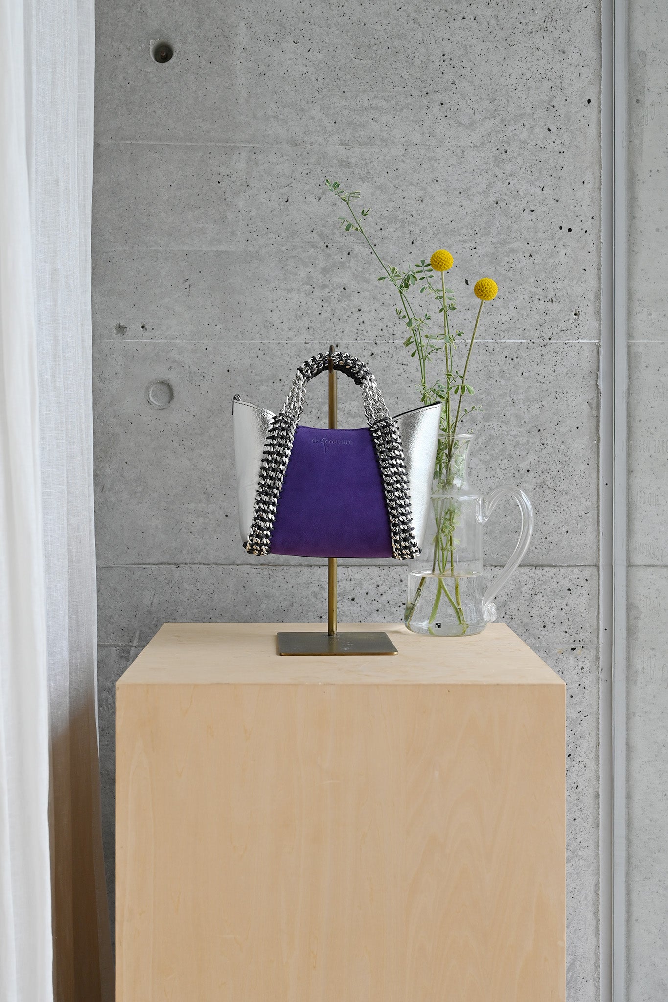 デ・クチュール/de Couture<br>2WAY チェーン レザー トートバッグ SSサイズ (ショルダーベルト付)<br>Violet Swede/Metalic Silver バイオレットスエード/メタリックシルバー