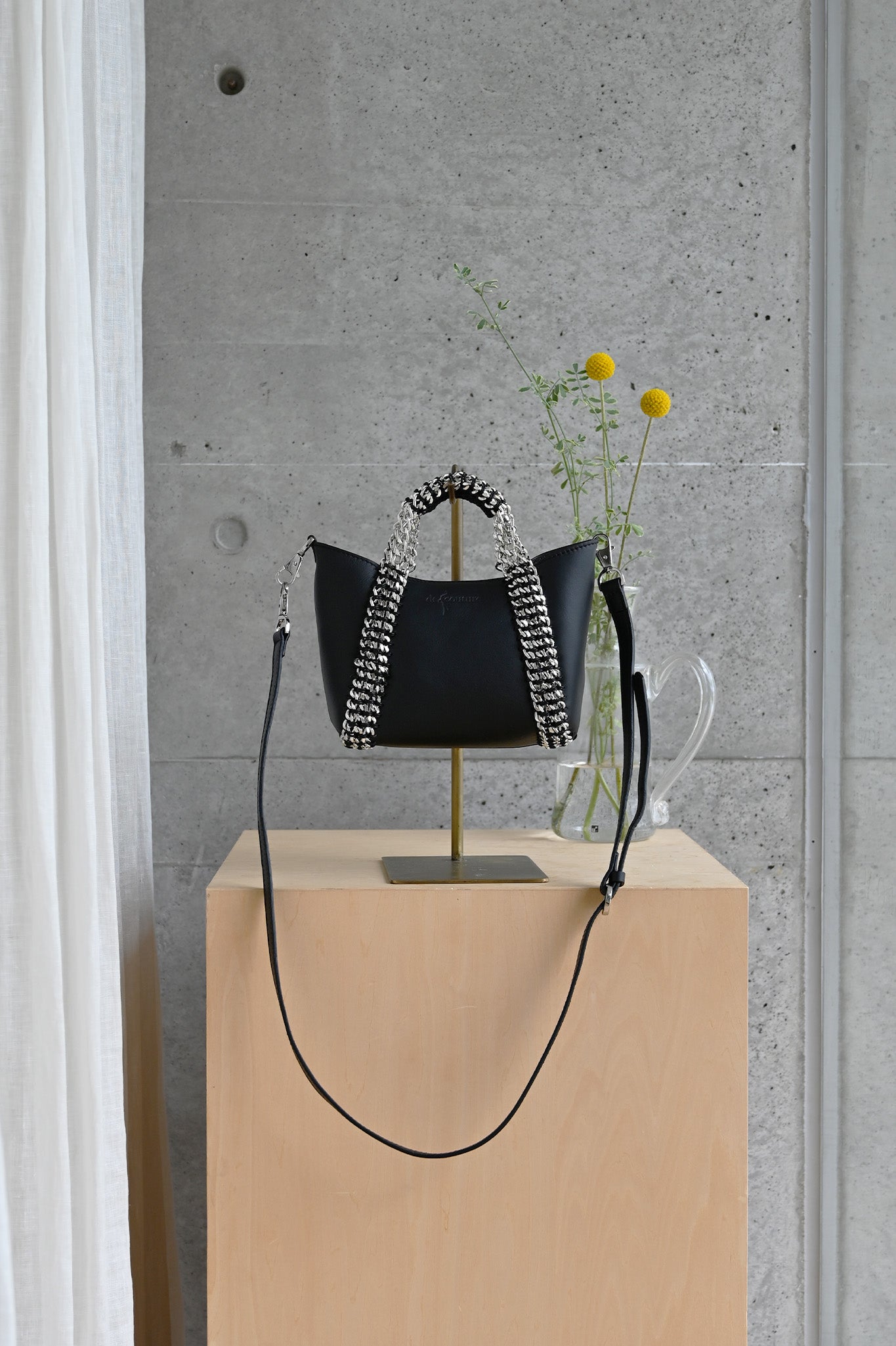 デ・クチュール/de Couture<br>2WAY チェーン レザー トートバッグ SSサイズ (ショルダーベルト付)<br>Black ブラック