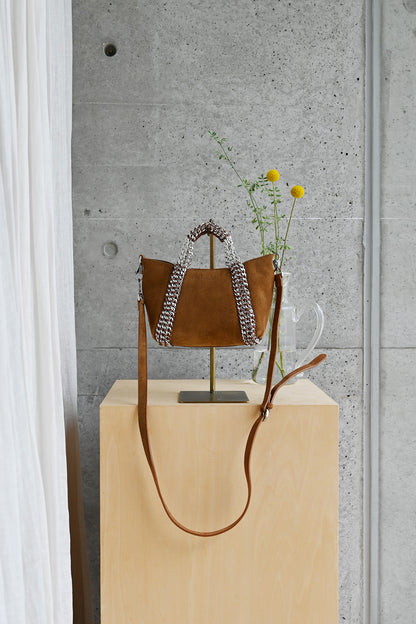 デ・クチュール/de Couture<br>2WAY チェーン レザー トートバッグ SSサイズ (ショルダーベルト付)<br>Camel Suede キャメルスエード